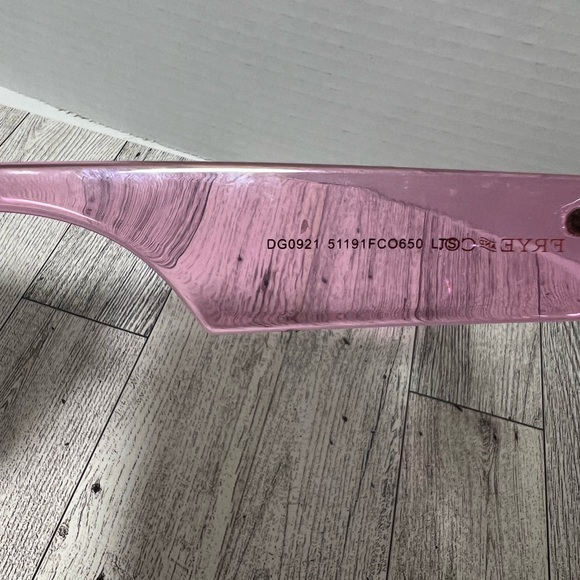 Women’s Frye & Co. Pink Oversized Square Frame 100% UV Sunglasses - Picture 4 of 6